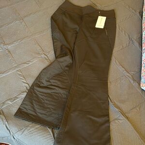 Athleta “Peak Hybrid Fleece Pant”. Size XL Tall